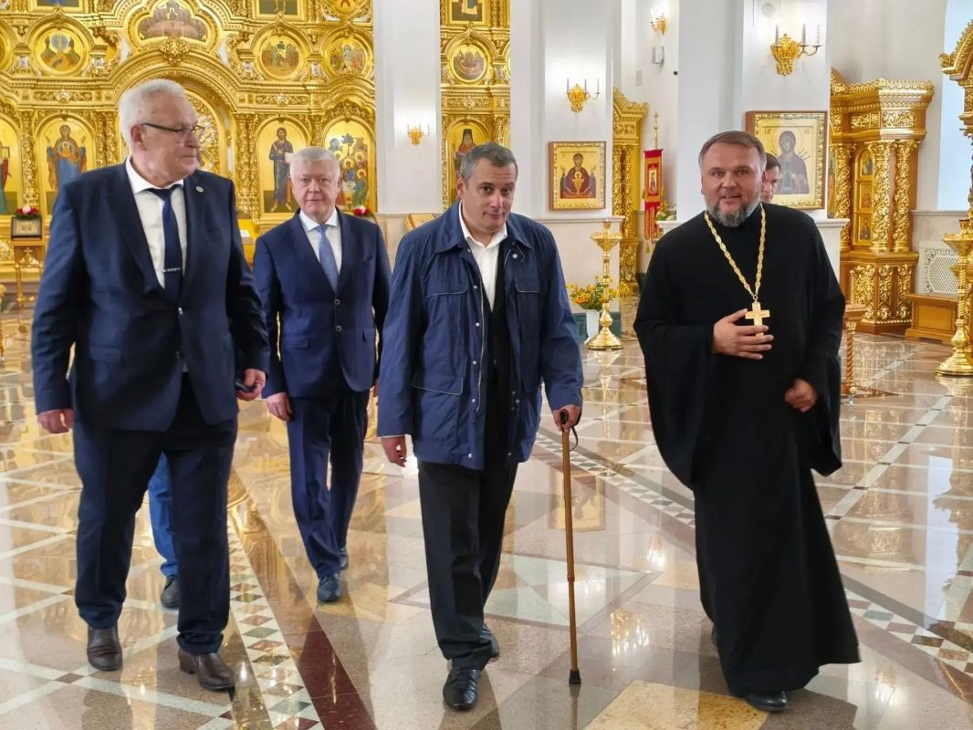 Александр Хинштейн предложил назвать колледж ядерной промышленности именем Тома Николаева Александр Хинштейн предложил назвать колледж ядерной промышленности именем Тома Николаева