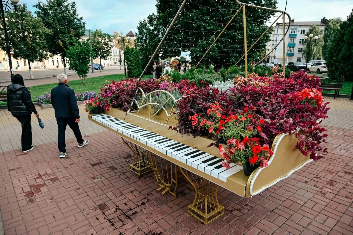 Прогулка по улице Ленина вместе с фотографом РИА «Курск» Русланом Журкиным Прогулка по улице Ленина вместе с фотографом РИА «Курск» Русланом Журкиным