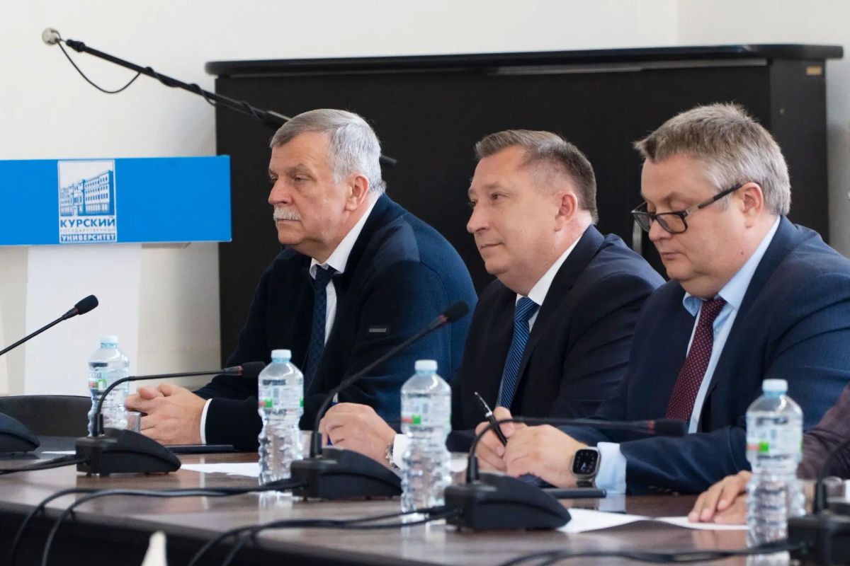 В Курской области состоялось заседание Совета ректоров вузов, на котором обсудили вопросы развития системы высшего образования региона и утвердили изменения в составе Совета В Курской области состоялось заседание Совета ректоров вузов, на котором обсудили вопросы развития системы высшего образования региона и утвердили изменения в составе Совета