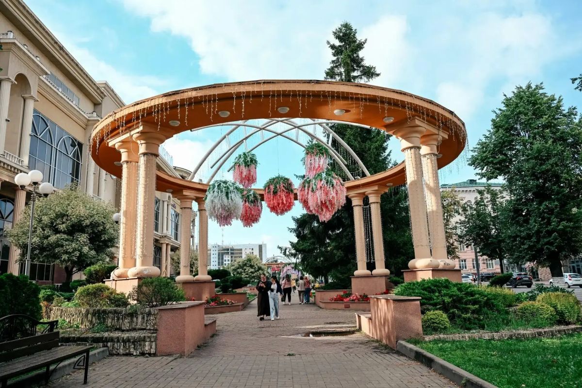 Прогулка по улице Ленина вместе с фотографом РИА «Курск» Русланом Журкиным Прогулка по улице Ленина вместе с фотографом РИА «Курск» Русланом Журкиным