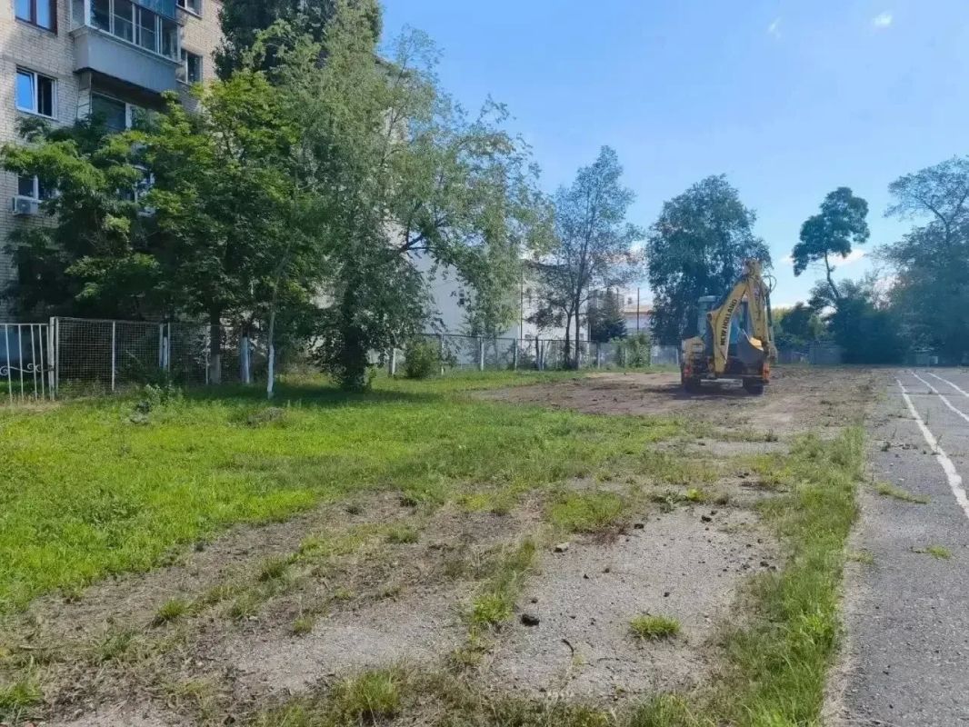 В школе №3 готовится площадка под учебно-тренировочный комплекс В школе №3 готовится площадка под учебно-тренировочный комплекс