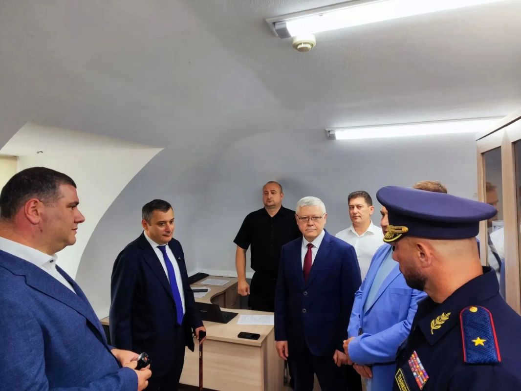 Александр Хинштейн оценил работу диспетчерского центра «Курск без опасности» Александр Хинштейн оценил работу диспетчерского центра «Курск без опасности»
