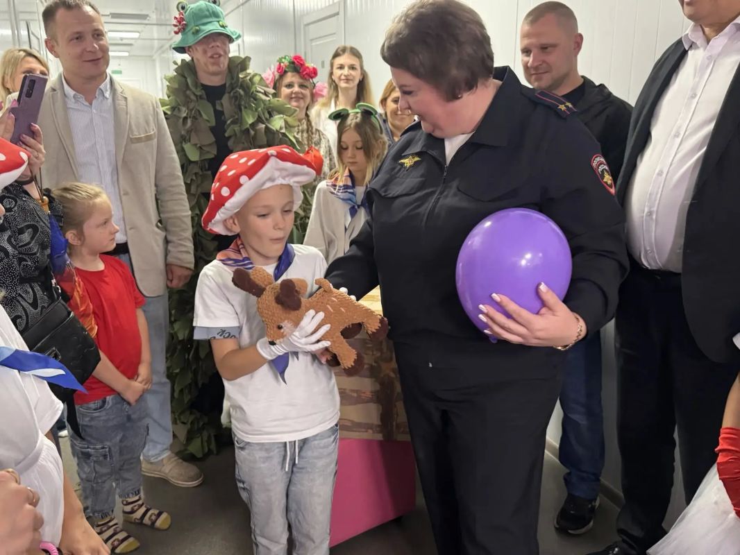 В Курском лагере открыли профильную смену «Движения Первых» В Курском лагере открыли профильную смену «Движения Первых»