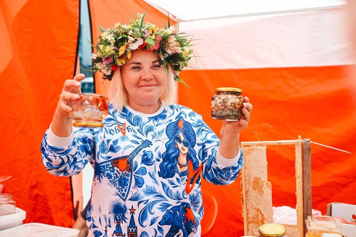В Курске открылась ярмарка «Курский мед» В Курске открылась ярмарка «Курский мед»