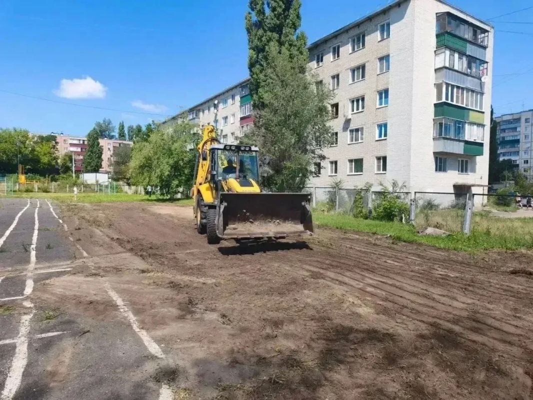 В школе №3 готовится площадка под учебно-тренировочный комплекс В школе №3 готовится площадка под учебно-тренировочный комплекс