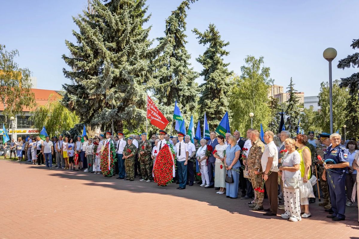 Друзья, сегодня особенный день для всей страны — День Воздушно-десантных войск Друзья, сегодня особенный день для всей страны — День Воздушно-десантных войск