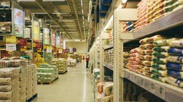 Что купить пенсионерам до 1 августа: советы по продуктам