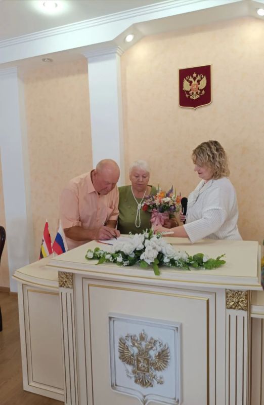 1 августа в жизни Николая Матвеевича и Любови Егоровны Смецких случилось по-настоящему редкое и красивое событие 1 августа в жизни Николая Матвеевича и Любови Егоровны Смецких случилось по-настоящему редкое и красивое событие