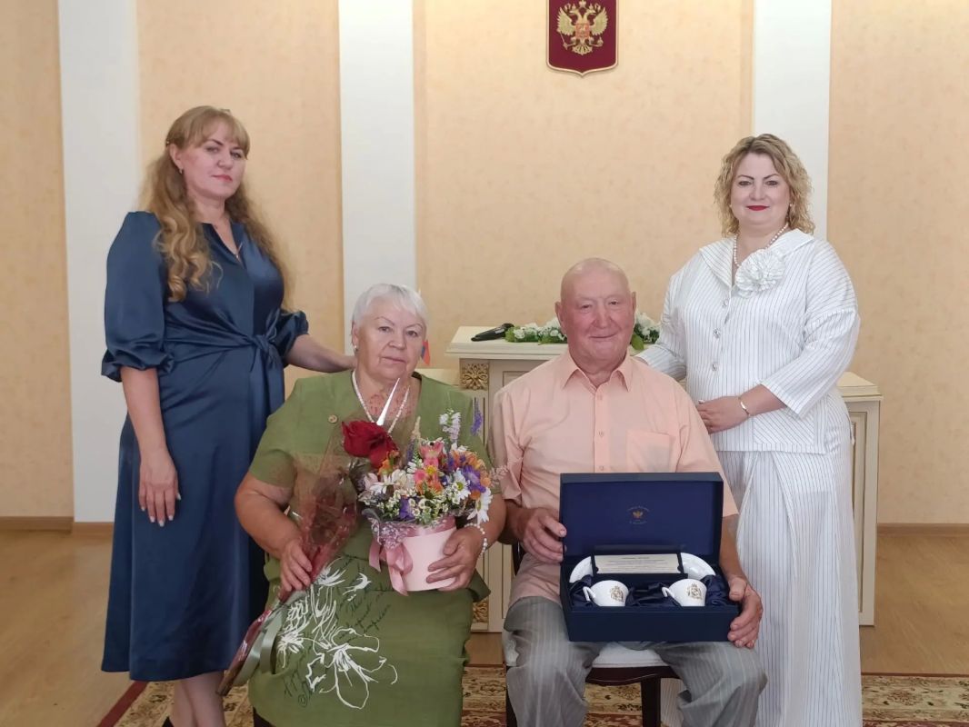 1 августа в жизни Николая Матвеевича и Любови Егоровны Смецких случилось по-настоящему редкое и красивое событие 1 августа в жизни Николая Матвеевича и Любови Егоровны Смецких случилось по-настоящему редкое и красивое событие