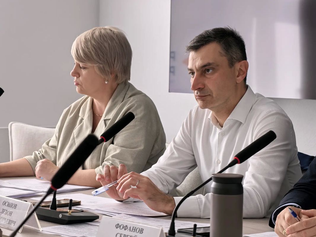 На минувшей неделе под руководством заместителя Губернатора Курской области Сергея Фофанова состоялось заседание межведомственной комиссии Курской области по противодействию нелегальной занятости На минувшей неделе под руководством заместителя Губернатора Курской области Сергея Фофанова состоялось заседание межведомственной комиссии Курской области по противодействию нелегальной занятости