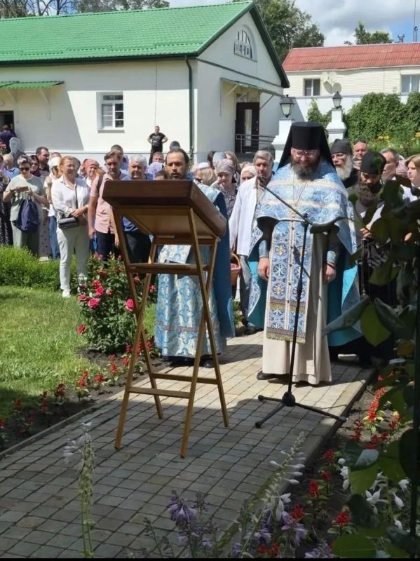 Участники социального проекта «Курское долголетие» клуба «Стимул» побывали на традиционном Фетовском литературномузыкальном празднике в усадьбе Афанасия Фета — и это было по-настоящему незабываемо! Тихие аллеи, наполненные... Участники социального проекта «Курское долголетие» клуба «Стимул» побывали на традиционном Фетовском литературномузыкальном празднике в усадьбе Афанасия Фета — и это было по-настоящему незабываемо! Тихие аллеи, наполненные...