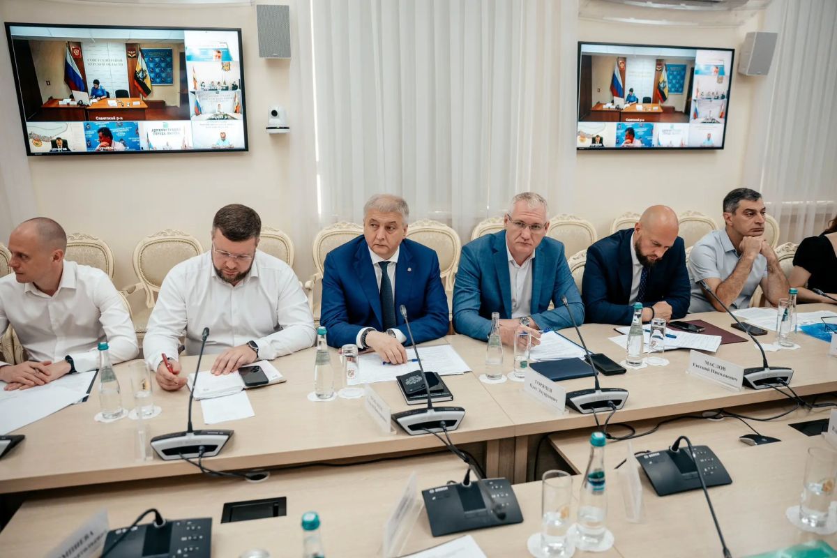 Александр Хинштейн: В открытом режиме провёл заседание Правительства Курской области Александр Хинштейн: В открытом режиме провёл заседание Правительства Курской области