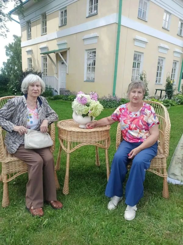 Участники социального проекта «Курское долголетие» клуба «Стимул» побывали на традиционном Фетовском литературномузыкальном празднике в усадьбе Афанасия Фета — и это было по-настоящему незабываемо! Тихие аллеи, наполненные... Участники социального проекта «Курское долголетие» клуба «Стимул» побывали на традиционном Фетовском литературномузыкальном празднике в усадьбе Афанасия Фета — и это было по-настоящему незабываемо! Тихие аллеи, наполненные...
