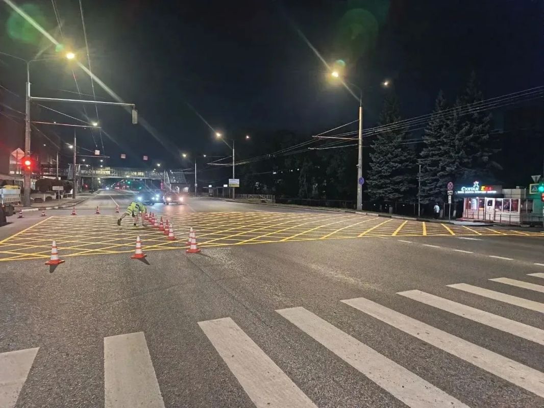 В столице Соловьиного края продолжается обновление горизонтальной разметки на дорожных участках В столице Соловьиного края продолжается обновление горизонтальной разметки на дорожных участках