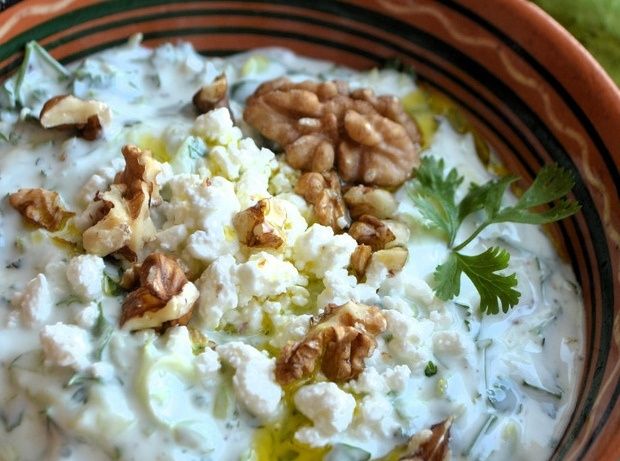 Летний вкус: освежающий суп таратор, который вдохновит на кулинарные эксперименты