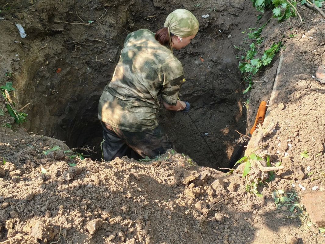В Курске в Знаменской роще обнаружили останки семи мирных жителей В Курске в Знаменской роще обнаружили останки семи мирных жителей