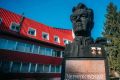 Ровно 35 лет назад, 4 августа 1991 года, на территории пансионата имени Черняховского (ныне санаторий) был торжественно открыт бюст дважды Героя Советского Союза, генерала армии Ивана Даниловича Черняховского