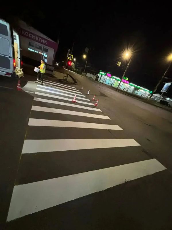 В Курске продолжают обновлять дорожную разметку В Курске продолжают обновлять дорожную разметку