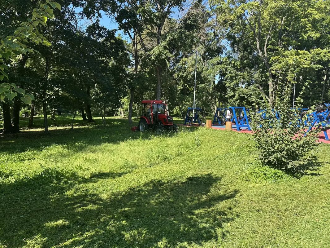 В природных парках Курска продолжают плановые работы по благоустройству и содержанию территорий В природных парках Курска продолжают плановые работы по благоустройству и содержанию территорий