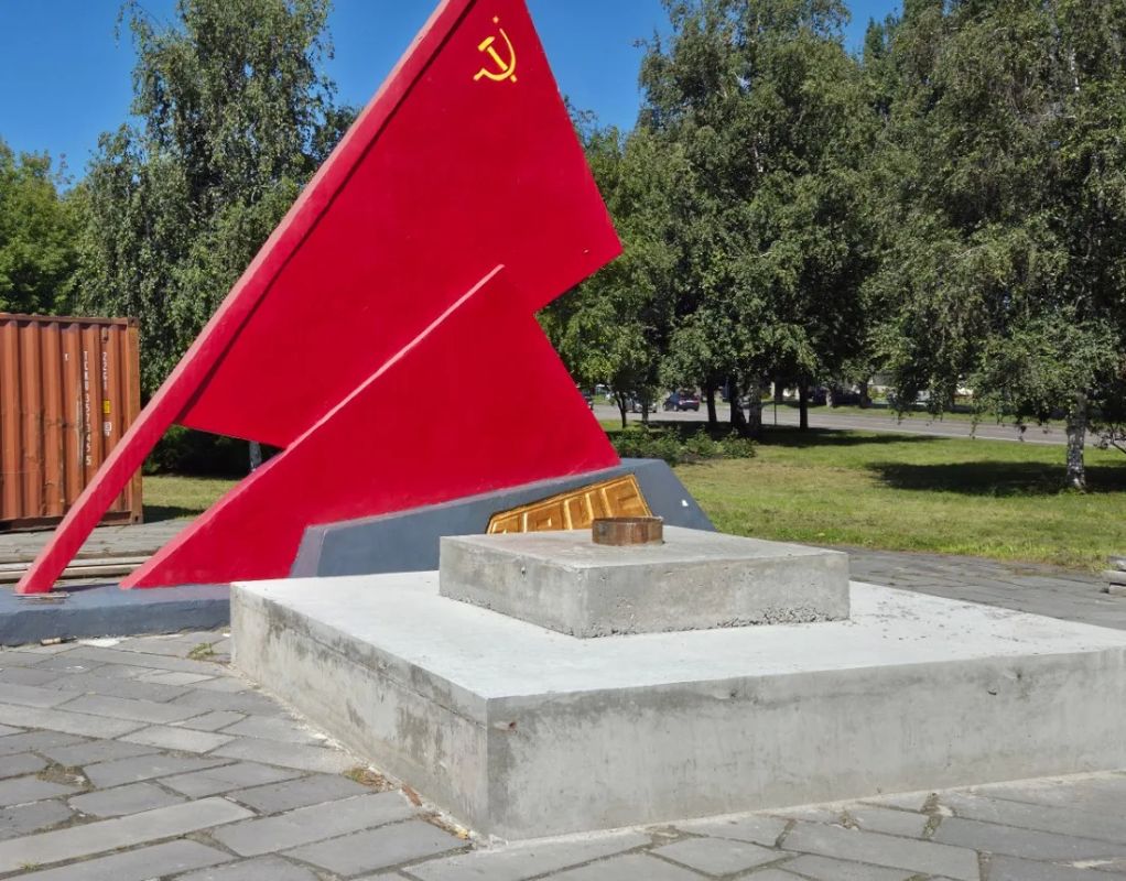 Игорь Корпунков: В преддверии годовщины Победы на Курской Дуге в Курчатове, у монумента «Танк», ведутся работы по оборудованию площадки под монтаж установки сжиженных углеводородных газов (СГУ) Игорь Корпунков: В преддверии годовщины Победы на Курской Дуге в Курчатове, у монумента «Танк», ведутся работы по оборудованию площадки под монтаж установки сжиженных углеводородных газов (СГУ)