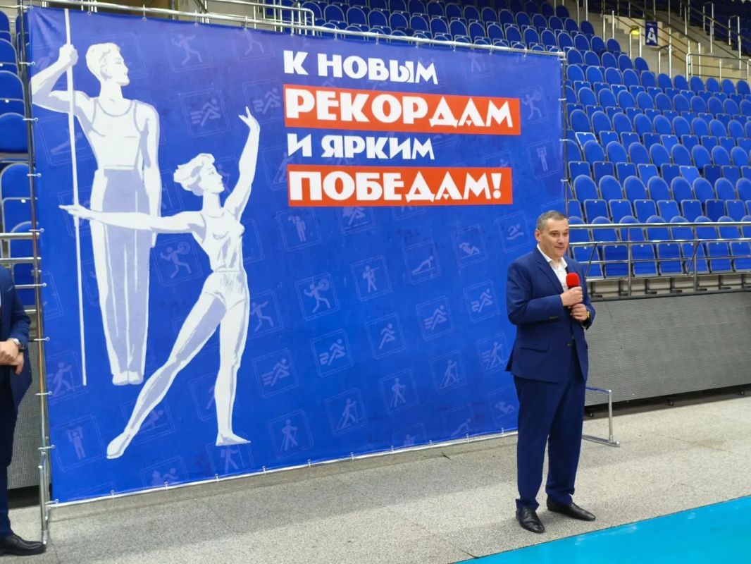 Президент РФБ Андрей Кириленко посетил тренировку курских баскетбольных команд «Русичи» и «Динамо-Фарм» Президент РФБ Андрей Кириленко посетил тренировку курских баскетбольных команд «Русичи» и «Динамо-Фарм»