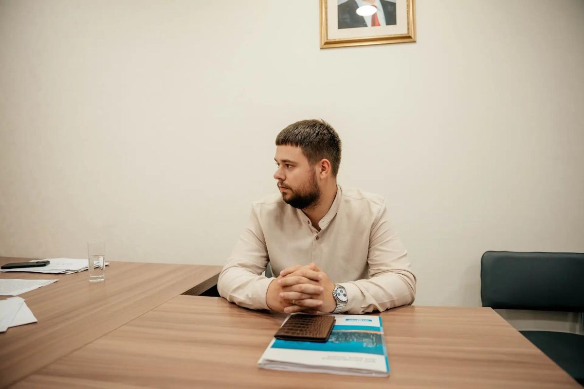 Хинштейн решил проблемы курян с дорогами и выплатами Хинштейн решил проблемы курян с дорогами и выплатами