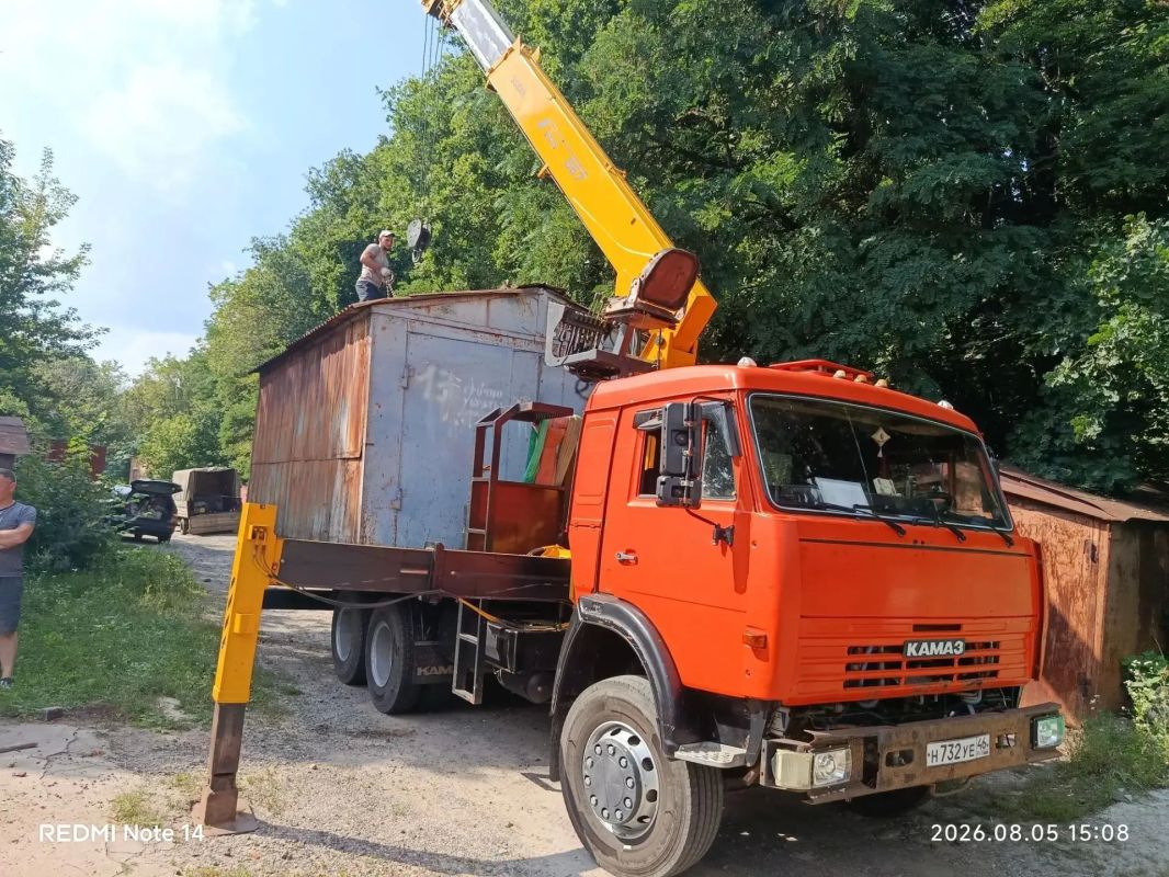 В Курске снесли 19 незаконно установленных гаражей В Курске снесли 19 незаконно установленных гаражей