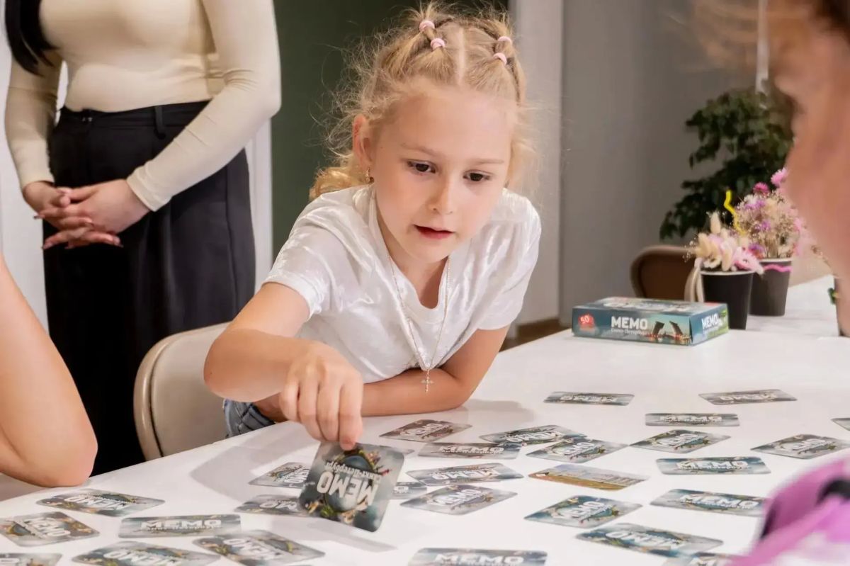 Курские малыши провели время за настольными играми Курские малыши провели время за настольными играми