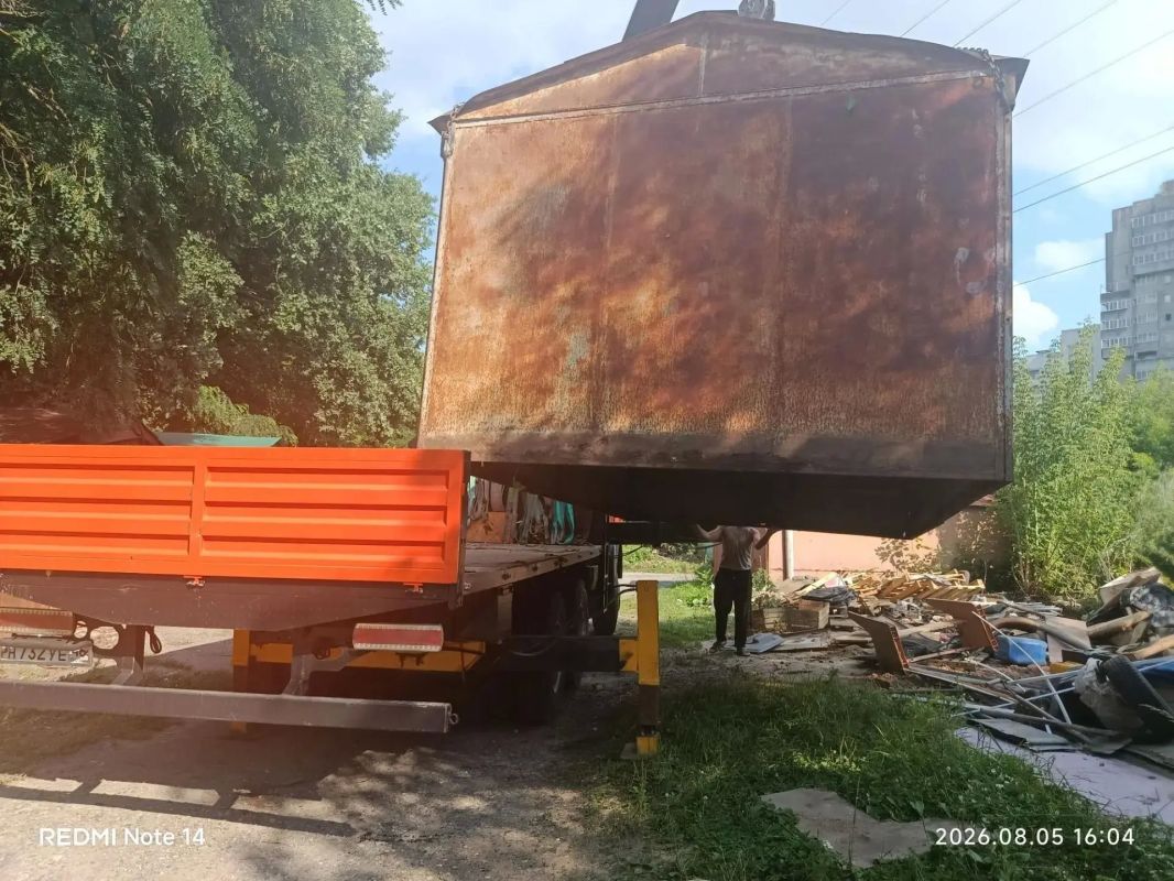 В Курске на улице Орловской начали снос незаконных гаражей В Курске на улице Орловской начали снос незаконных гаражей