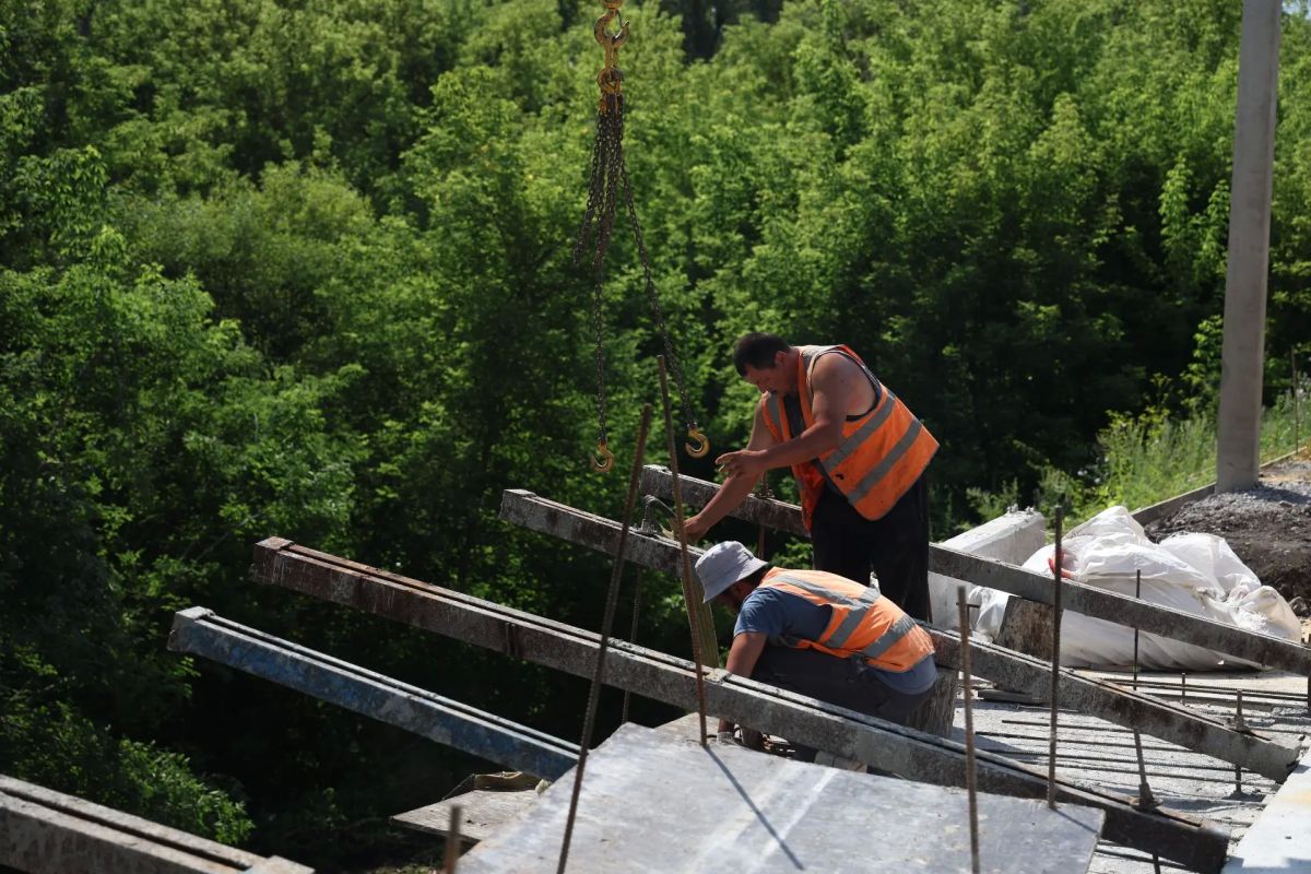 В Советском районе по нацпроекту ремонтируют мост, связывающий два малых населенных пункта В Советском районе по нацпроекту ремонтируют мост, связывающий два малых населенных пункта