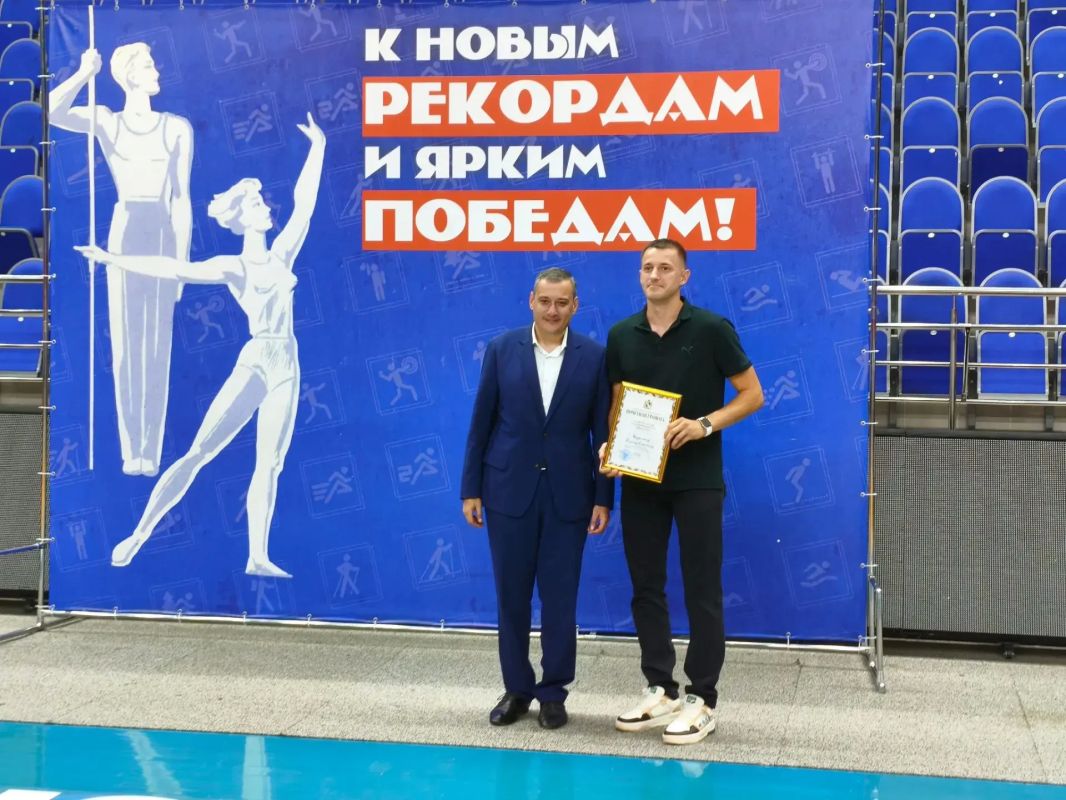 Президент РФБ Андрей Кириленко посетил тренировку курских баскетбольных команд «Русичи» и «Динамо-Фарм» Президент РФБ Андрей Кириленко посетил тренировку курских баскетбольных команд «Русичи» и «Динамо-Фарм»