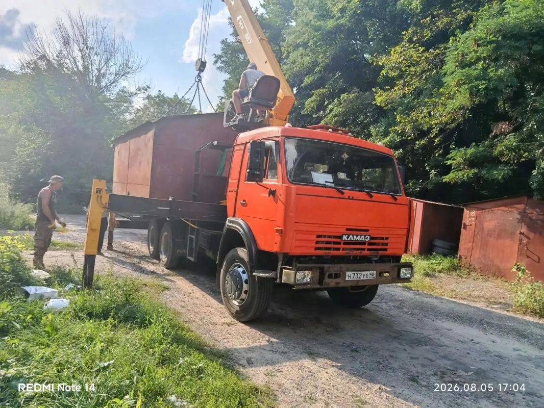 В Курске на улице Орловской начали снос незаконных гаражей В Курске на улице Орловской начали снос незаконных гаражей