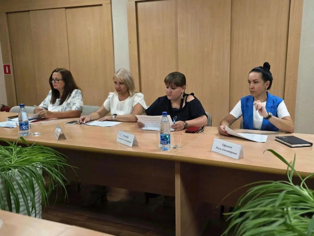 Под председательством первого заместителя главы администрации города Владимира Гребенкина в комитете социальной защиты населения состоялось очередное заседание межведомственной комиссии, где были рассмотрены заявления курян... Под председательством первого заместителя главы администрации города Владимира Гребенкина в комитете социальной защиты населения состоялось очередное заседание межведомственной комиссии, где были рассмотрены заявления курян...