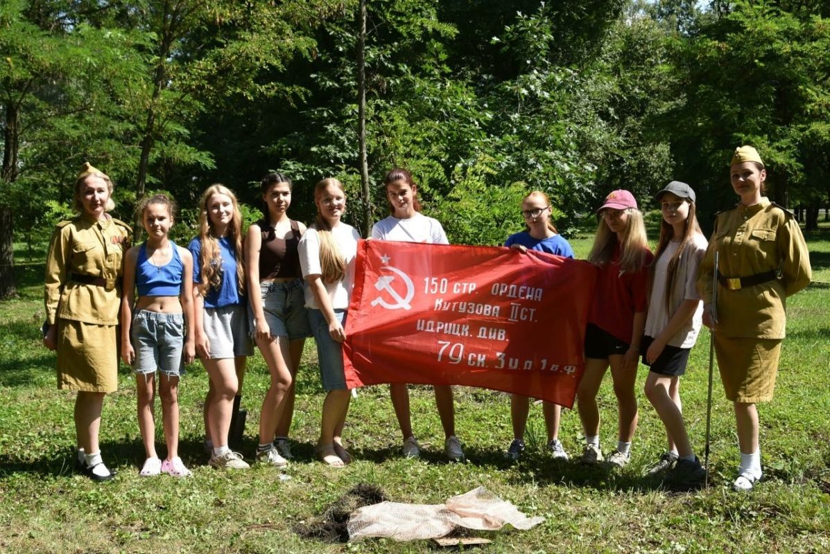 В рамках программы «Пушкинская карта» активисты «Движения Первых» приняли участие в квестигре «Дорогами Огненной дуги», посвящённой Курской битве В рамках программы «Пушкинская карта» активисты «Движения Первых» приняли участие в квестигре «Дорогами Огненной дуги», посвящённой Курской битве