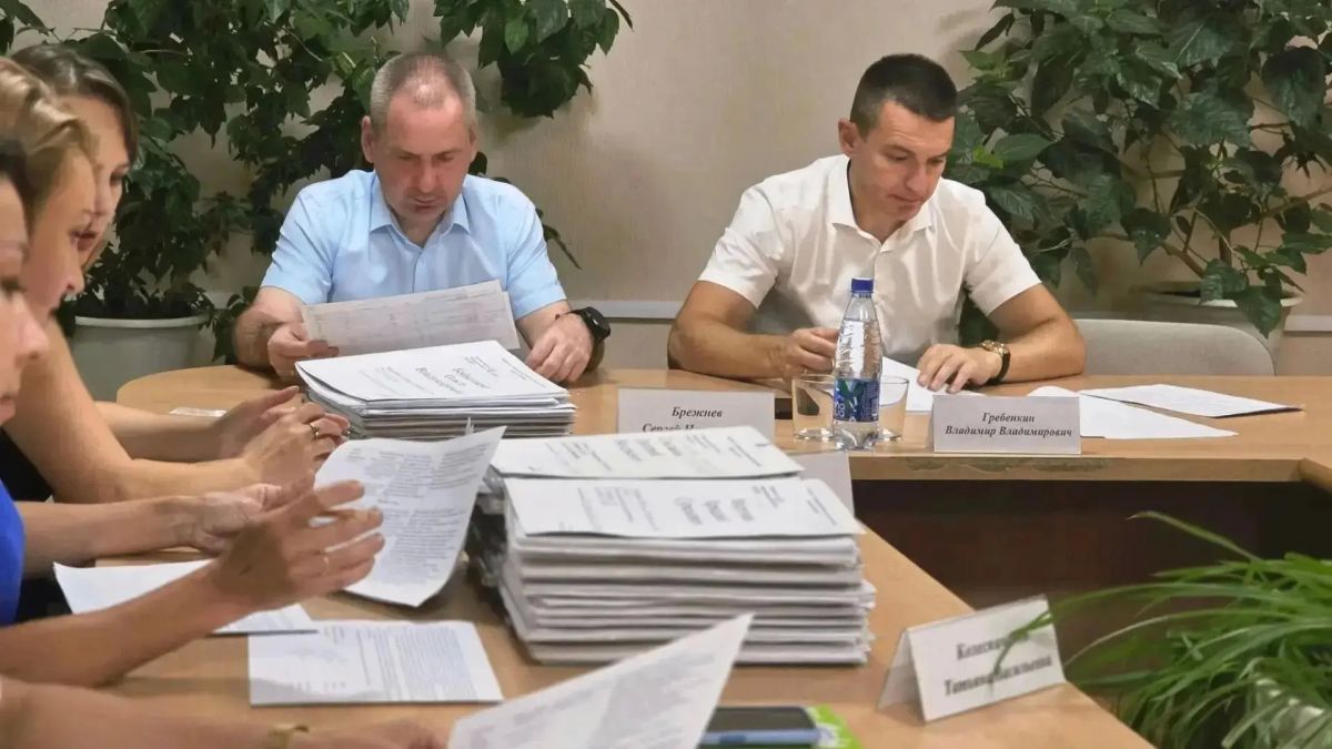 Под председательством первого заместителя главы администрации города Владимира Гребенкина в комитете социальной защиты населения состоялось очередное заседание межведомственной комиссии, где были рассмотрены заявления курян... Под председательством первого заместителя главы администрации города Владимира Гребенкина в комитете социальной защиты населения состоялось очередное заседание межведомственной комиссии, где были рассмотрены заявления курян...