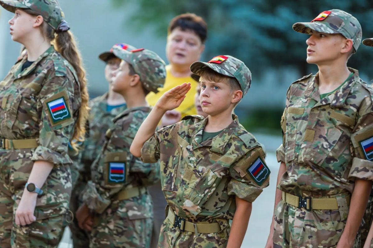 В Московской области проходит седьмой окружной этап Всероссийской военно-патриотической игры «Зарница 2.0». За выход в финал борются 260 участников – победители региональных этапов из 18 субъектов Центрального федерального... В Московской области проходит седьмой окружной этап Всероссийской военно-патриотической игры «Зарница 2.0». За выход в финал борются 260 участников – победители региональных этапов из 18 субъектов Центрального федерального...