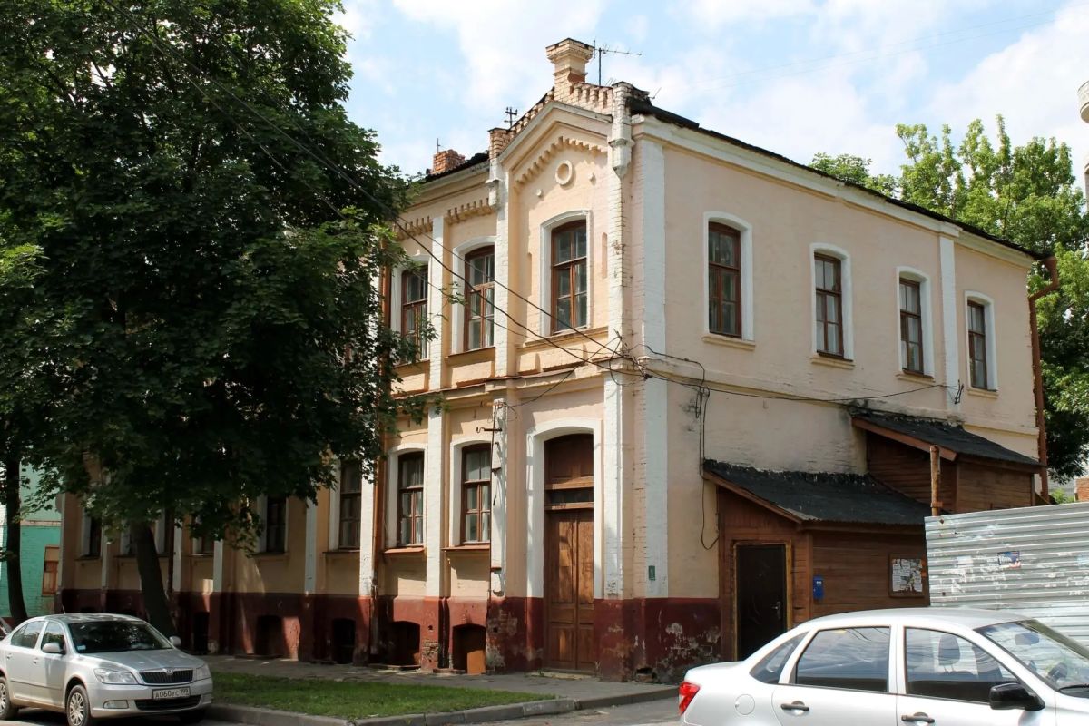 В рамках знакомства с архитектурным наследием Курска сегодня расскажем об одном из домов, который хранит память о купеческом прошлом города