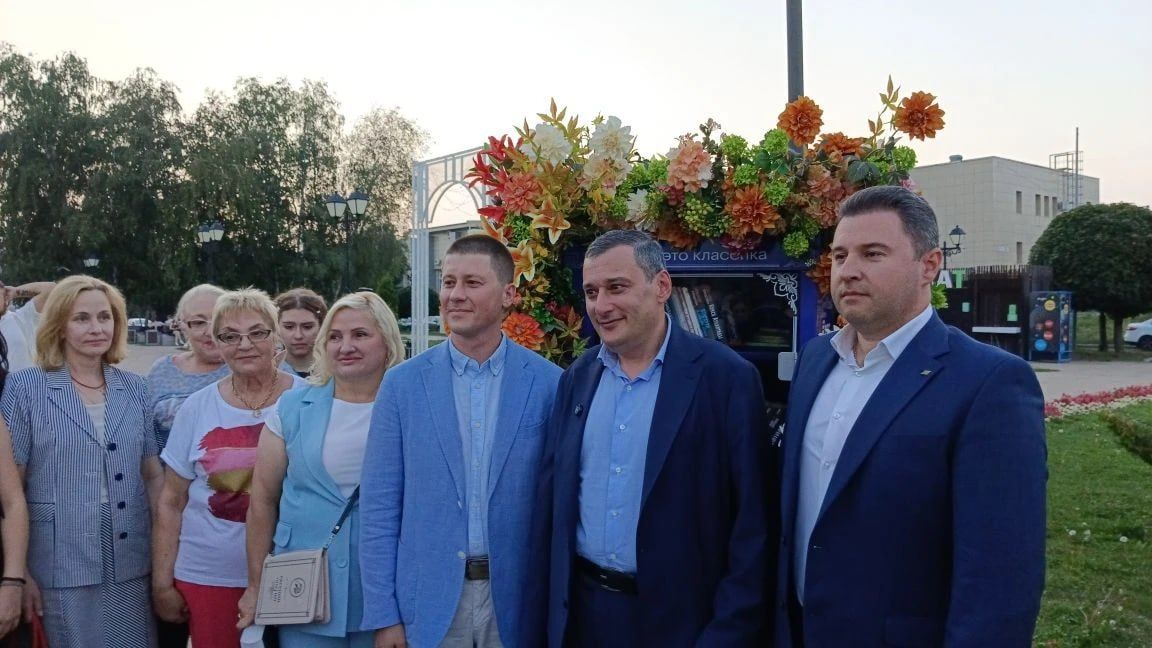 В Курске стартовал проект «Книжные шкафы» В Курске стартовал проект «Книжные шкафы»