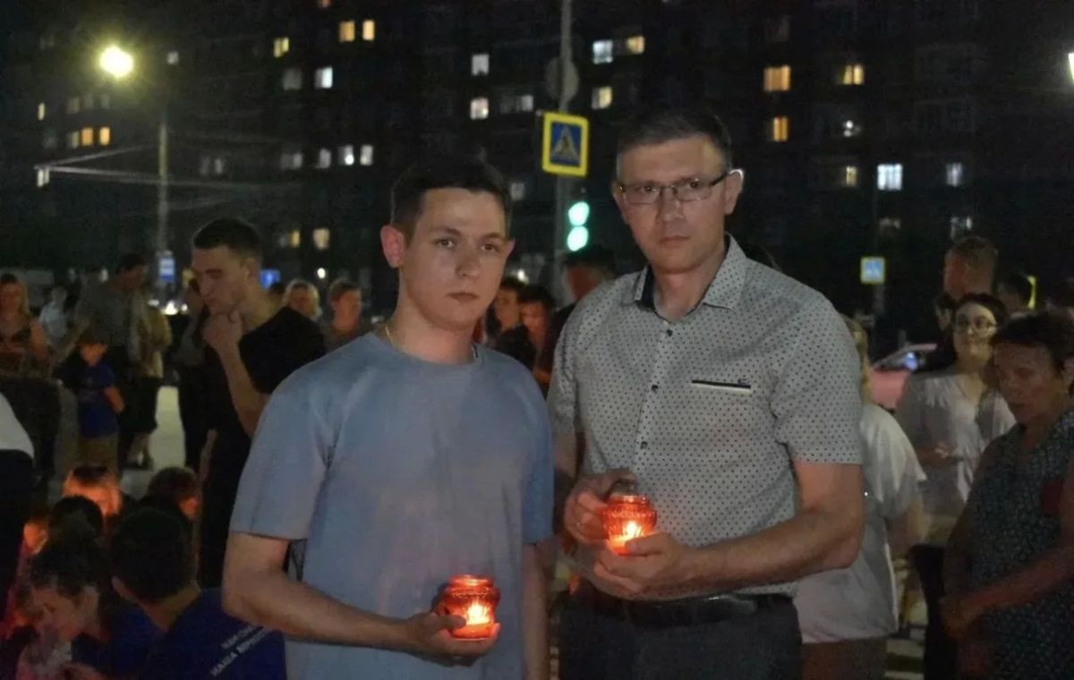 Курские партийцы приняли участие в акции «Свеча памяти» Курские партийцы приняли участие в акции «Свеча памяти»