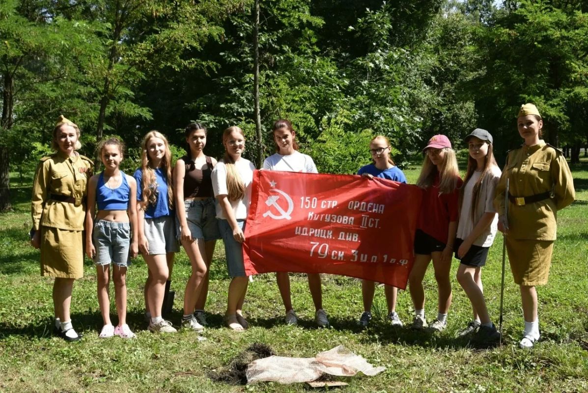 В рамках программы «Пушкинская карта» активисты «Движения Первых» приняли участие в квестигре «Дорогами Огненной дуги», посвящённой Курской битве В рамках программы «Пушкинская карта» активисты «Движения Первых» приняли участие в квестигре «Дорогами Огненной дуги», посвящённой Курской битве