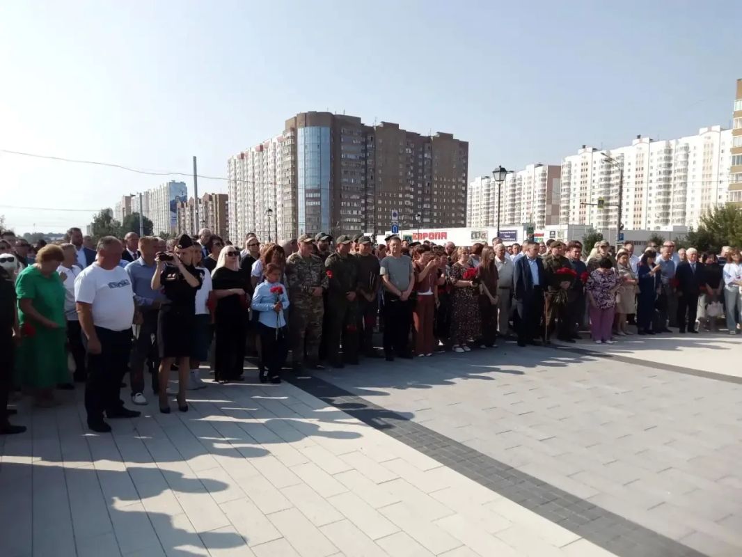 Куряне почтили память погибших во вторую годовщину вторжения ВСУ Куряне почтили память погибших во вторую годовщину вторжения ВСУ