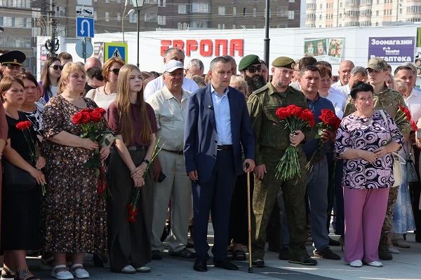В Курске росгвардейцы приняли участие в митинге, посвященном второй годовщине вторжения ВСУ на территорию области В Курске росгвардейцы приняли участие в митинге, посвященном второй годовщине вторжения ВСУ на территорию области