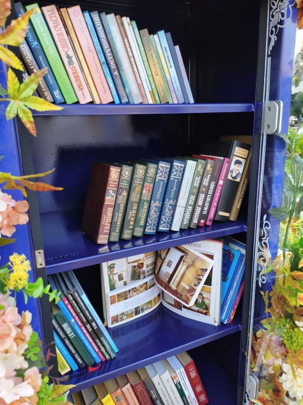 В Курске открылась новая точка книгообмена на Театральной площади В Курске открылась новая точка книгообмена на Театральной площади