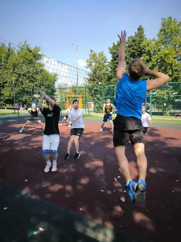 Подведены итоги соревнований по волейболу в рамках проекта «Спорт — формула жизни» Подведены итоги соревнований по волейболу в рамках проекта «Спорт — формула жизни»