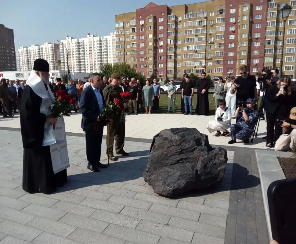 Куряне почтили память погибших во вторую годовщину вторжения ВСУ Куряне почтили память погибших во вторую годовщину вторжения ВСУ