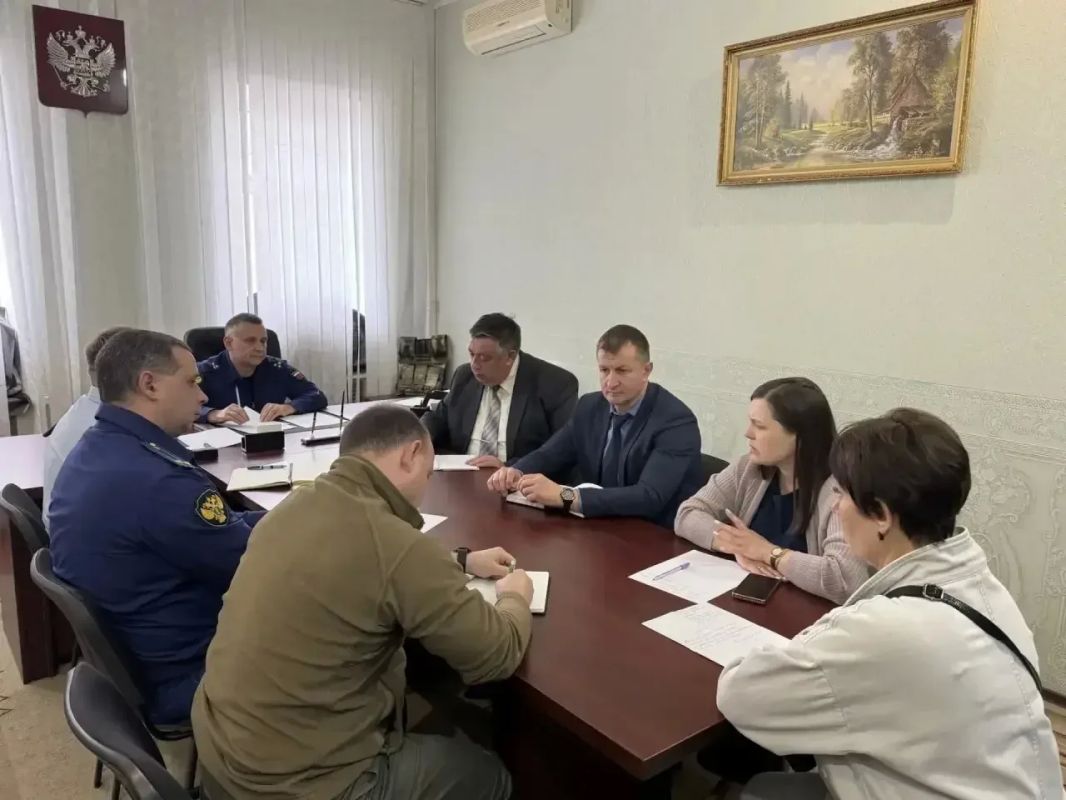 По итогам личного приема первого заместителя прокурора области восстановлены права жителей Рыльского района По итогам личного приема первого заместителя прокурора области восстановлены права жителей Рыльского района
