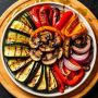 Летнее наслаждение: овощи-гриль с пикантным соусом из йогурта и чеснока