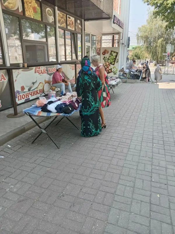 Глава Курска Евгений Маслов сегодня призвал горожан "бить рублём" по несанкционированной торговле Глава Курска Евгений Маслов сегодня призвал горожан "бить рублём" по несанкционированной торговле