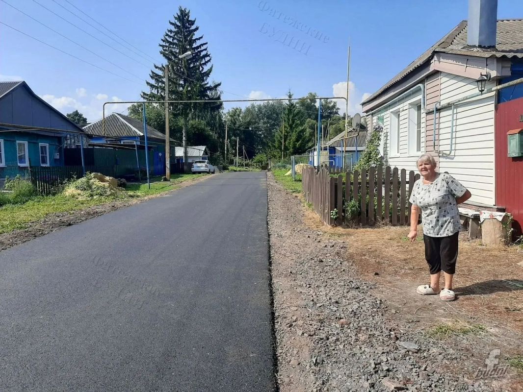 В деревне Копанёвке Миленинского сельсовета отремонтировали автодорогу протяженностью 1,5 км. Глава района Сергей Цуканов и ветеран труда Николай Семикоп от имени жителей обращались на приём к губернатору Александру... В деревне Копанёвке Миленинского сельсовета отремонтировали автодорогу протяженностью 1,5 км. Глава района Сергей Цуканов и ветеран труда Николай Семикоп от имени жителей обращались на приём к губернатору Александру...