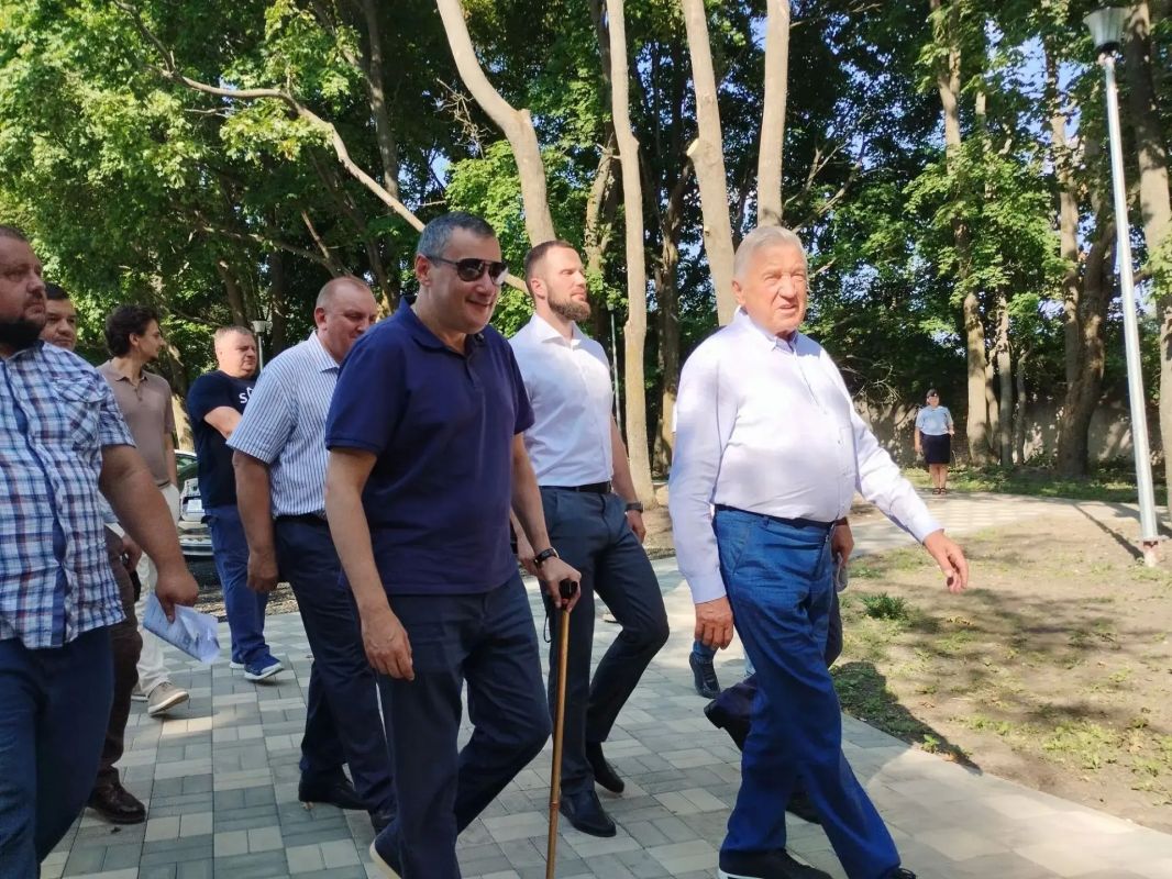 Александр Хинштейн посетил с рабочей поездкой Медвенский район Александр Хинштейн посетил с рабочей поездкой Медвенский район